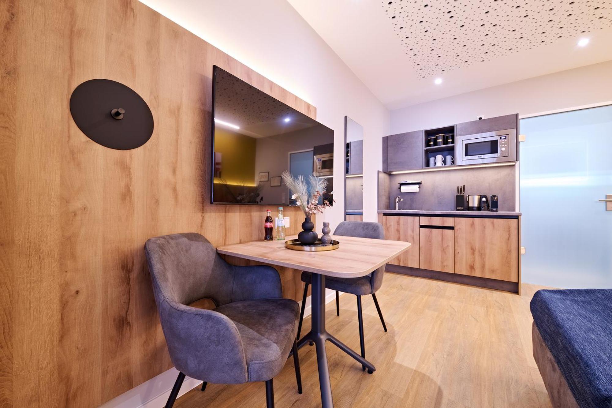Xzllenz Traum Studio-Apartment, Frei-Parken, U-Bahn, Kueche Nuremberg Exterior photo