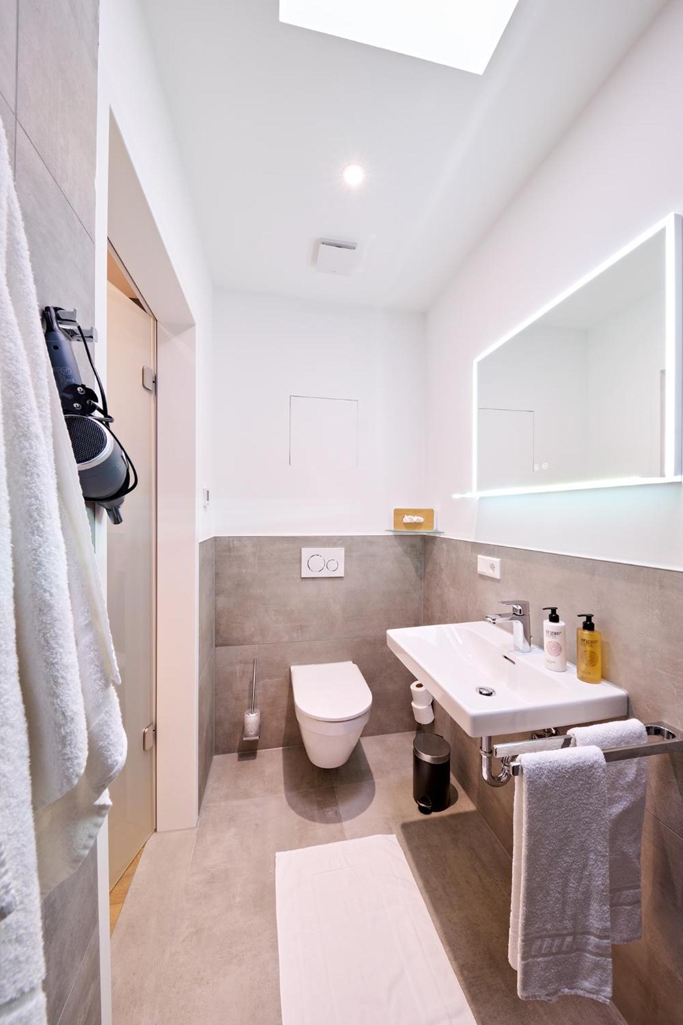 Xzllenz Traum Studio-Apartment, Frei-Parken, U-Bahn, Kueche Nuremberg Exterior photo