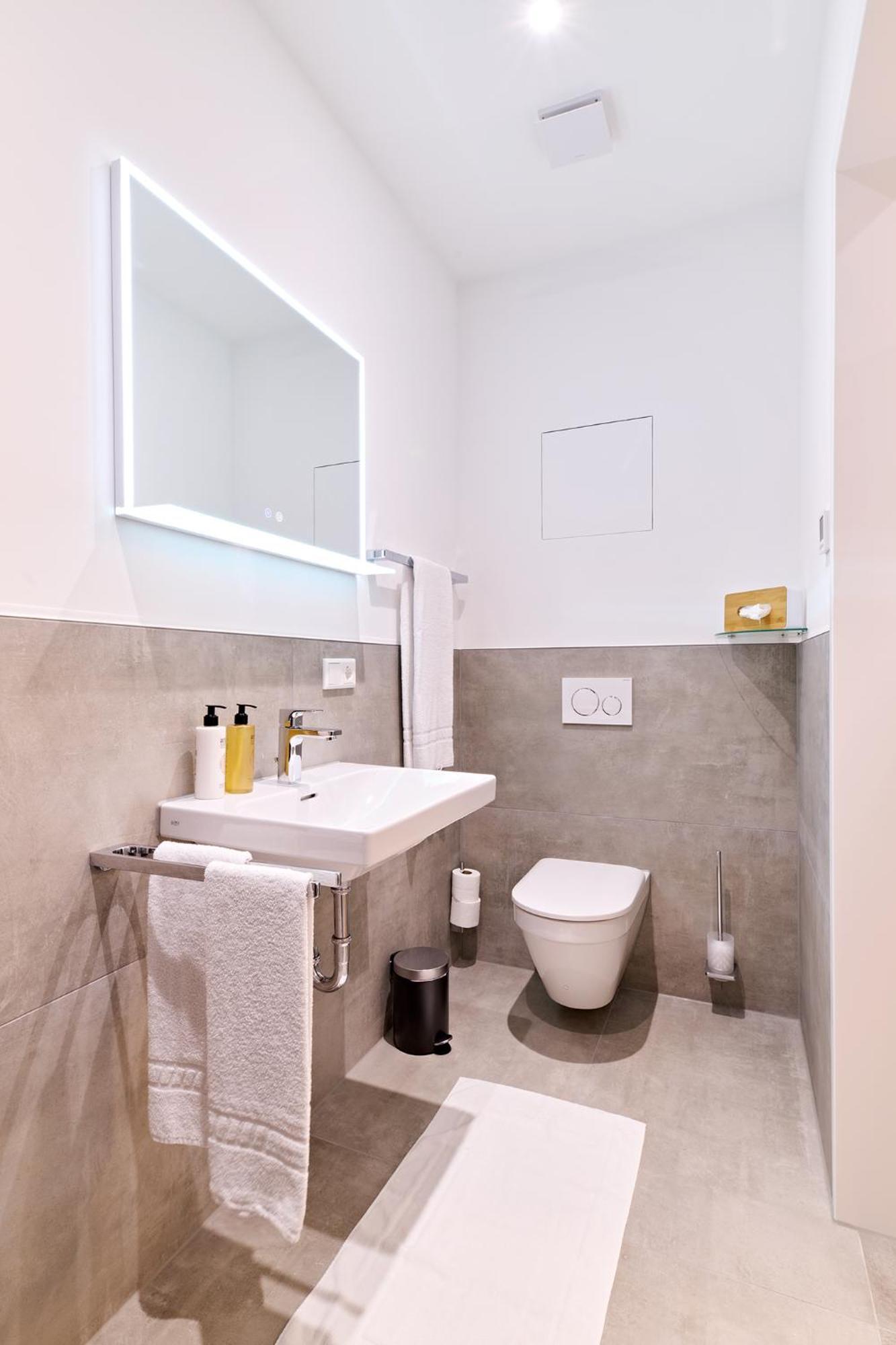 Xzllenz Traum Studio-Apartment, Frei-Parken, U-Bahn, Kueche Nuremberg Exterior photo