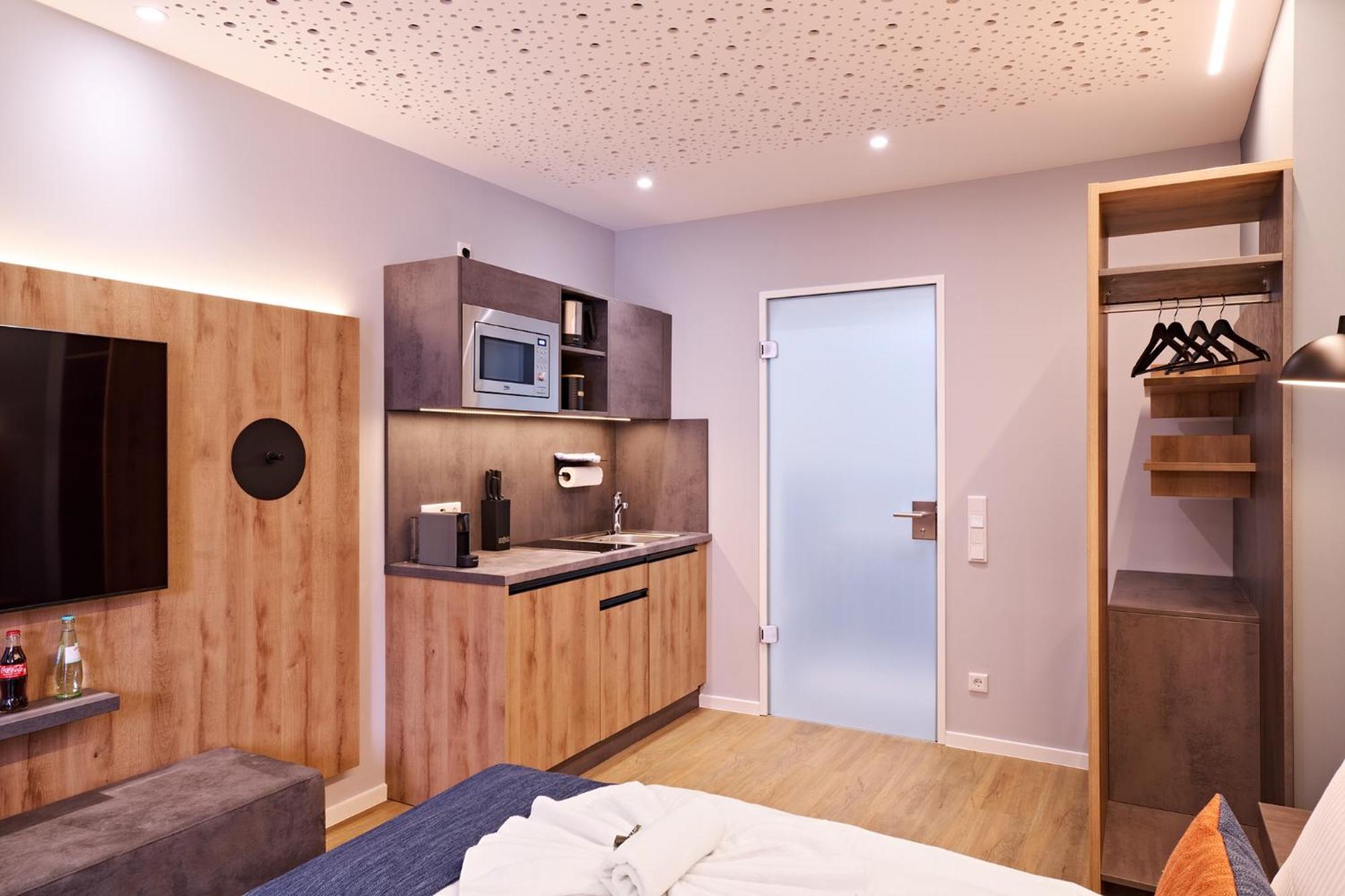 Xzllenz Traum Studio-Apartment, Frei-Parken, U-Bahn, Kueche Nuremberg Exterior photo